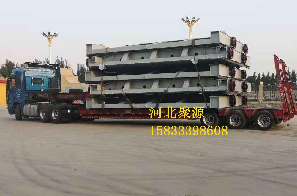 鋼閘門發(fā)貨現(xiàn)場